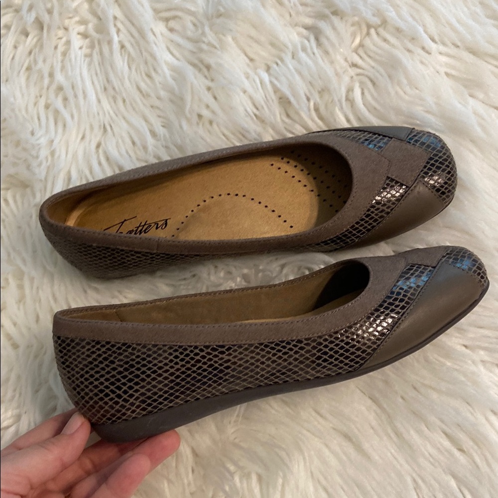 Trotters Brown Snakeskin Ballet Flats size 8.5 BNWOT see all photos